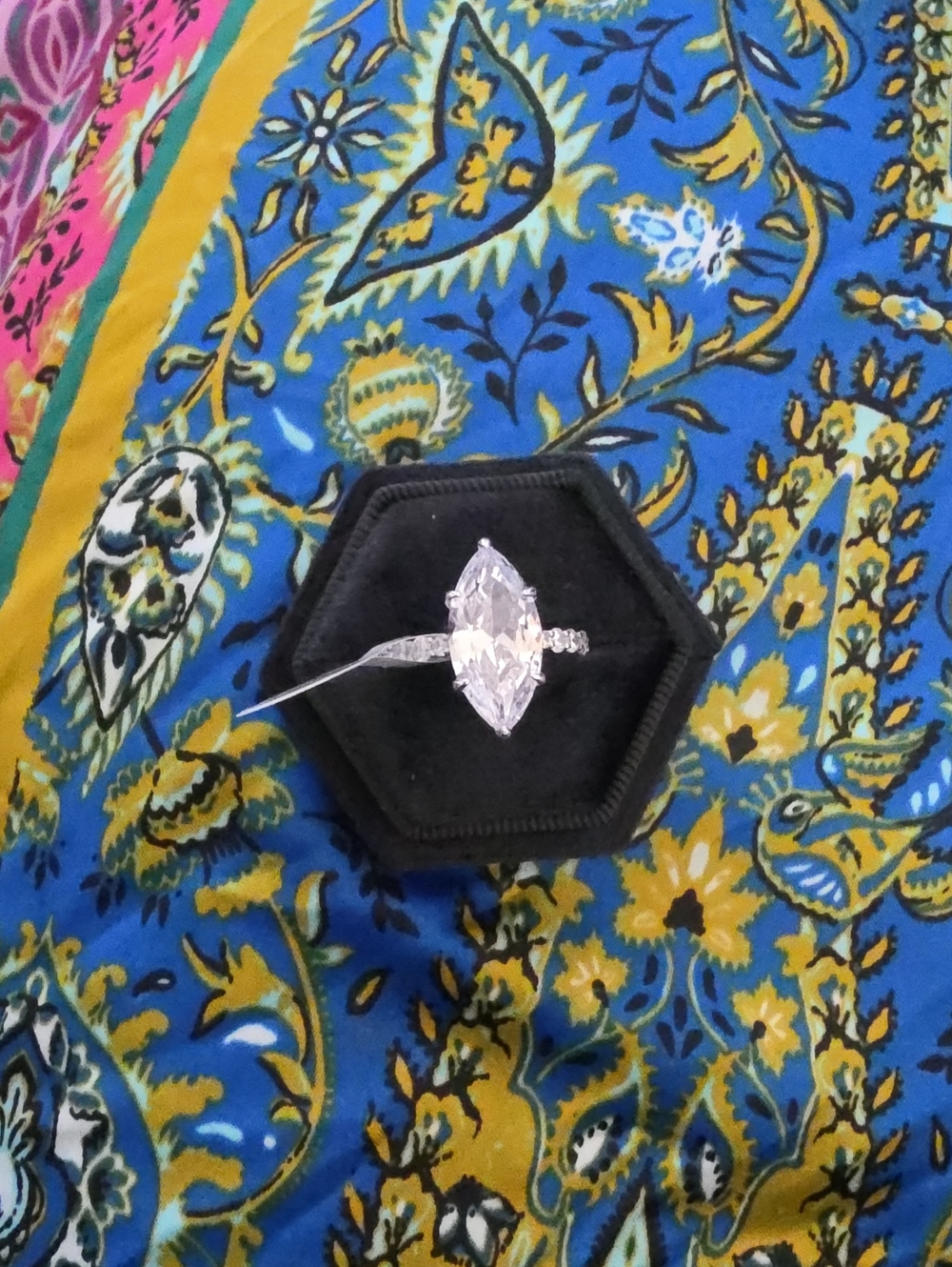 Melinda Maria Empress Cushion Cut Ring - Silver Diamondette Size 9 New